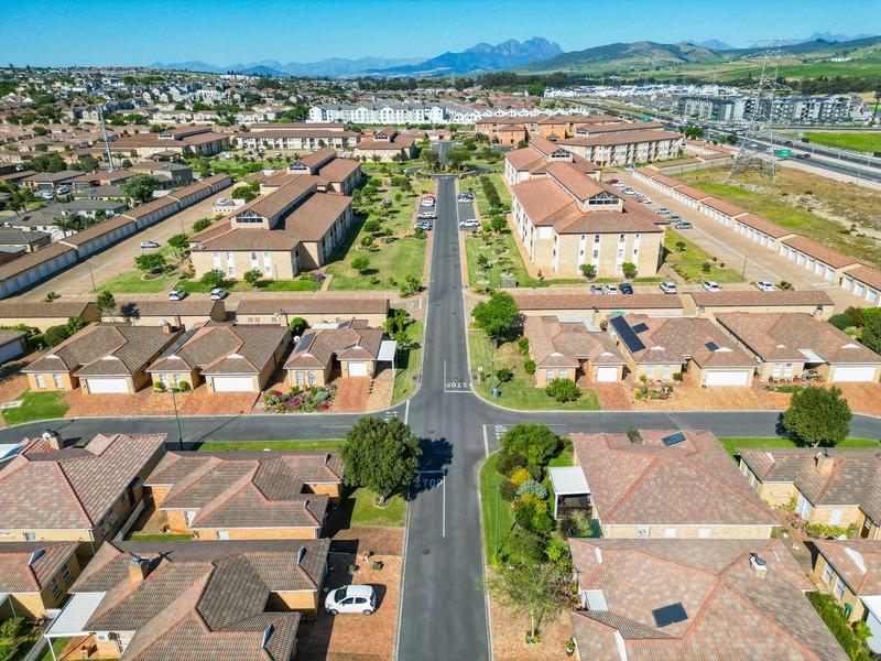 2 Bedroom Property for Sale in Sonkring Western Cape